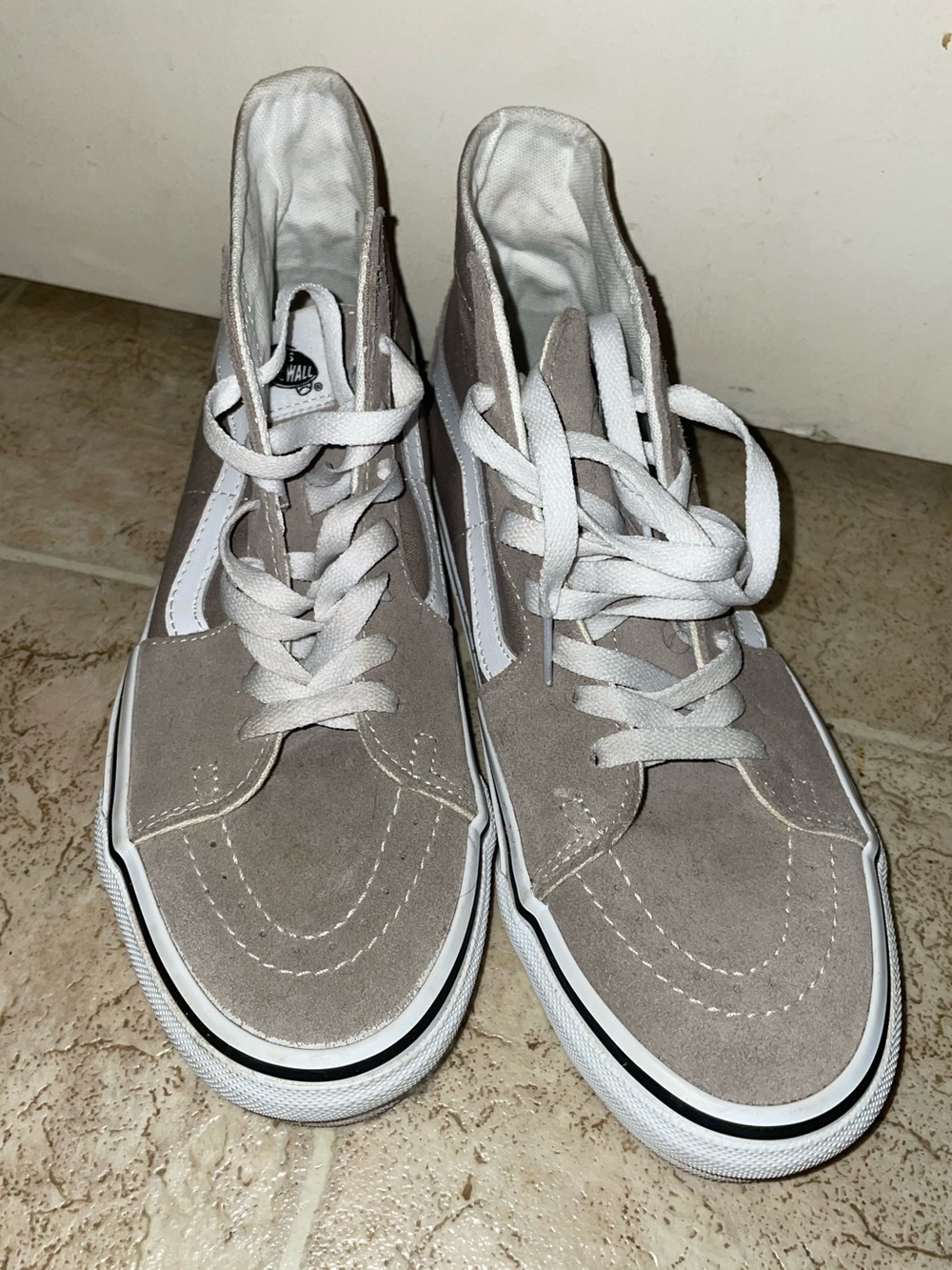 Womens 9 men’s 7.5 high top vans